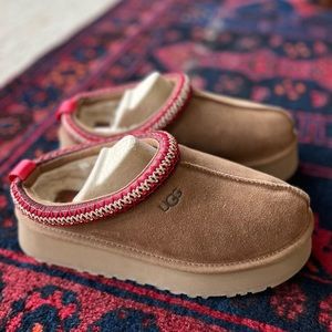 EUC Ugg Tazz platform slipper sz 8
